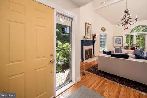 Entry Way - 14 Wellfleet Ln, Chesterbrook, PA 19087 photo 2 of 6