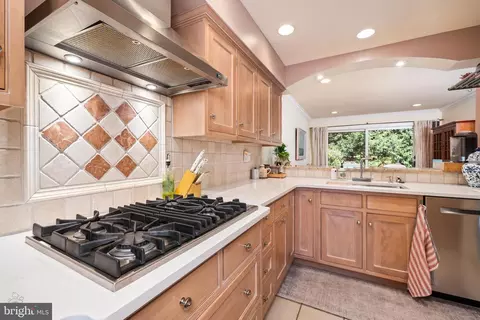 Kitchen - 14 Wellfleet Ln, Chesterbrook, PA 19087 photo 2 of 6