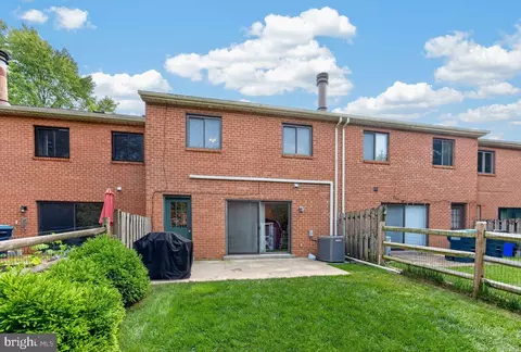 Exterior - 133 Caernarvon Ct, Exton, PA 19341 photo 7 of 8