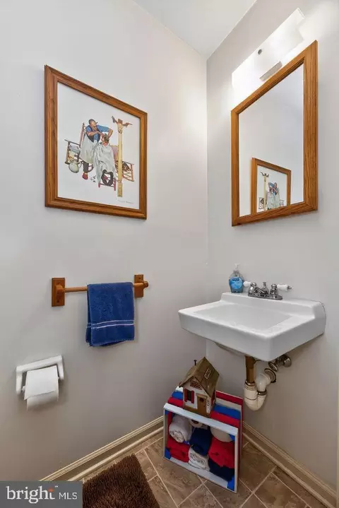 Bath - 133 Caernarvon Ct, Exton, PA 19341 photo 1 of 3