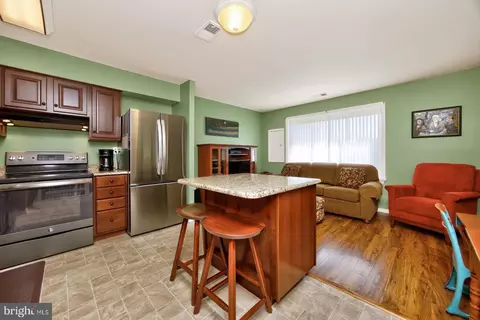 Kitchen - 133 Caernarvon Ct, Exton, PA 19341 photo 3 of 3