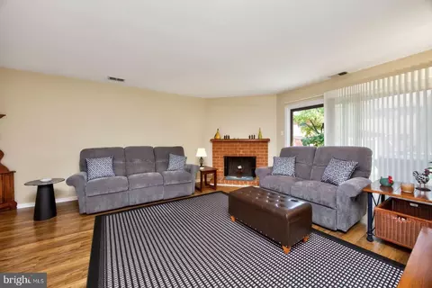 Living - 133 Caernarvon Ct, Exton, PA 19341 photo 2 of 2
