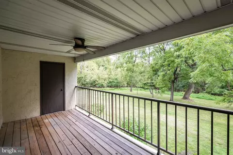 Exterior - 274 Valley Stream Ln, Wayne, PA 19087 photo 3 of 5