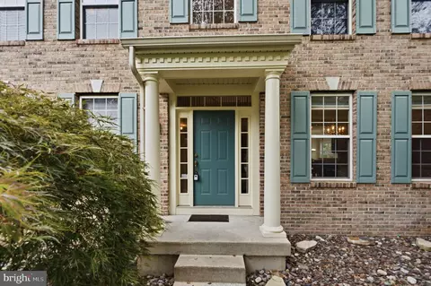 1222 Indian Trail Dr, Downingtown, PA 19335