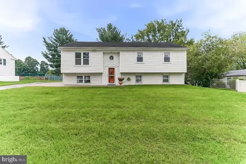 402 Farmhouse Rd, Downingtown, PA 19335