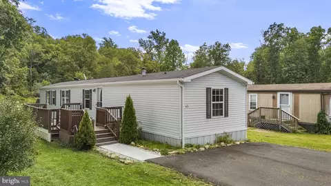 63 Erica Cir, Honey Brook, PA 19344
