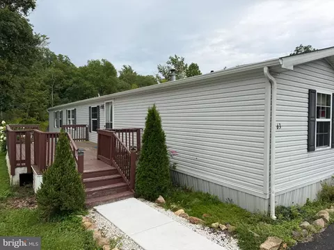 63 Erica Cir, Honey Brook, PA 19344
