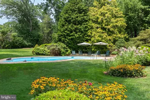 Exterior - 672 Clovelly Ln, Devon, PA 19333 photo 8 of 12