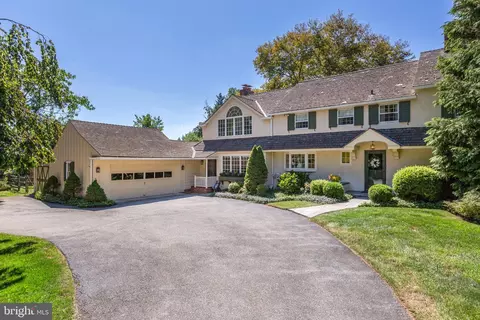 Exterior - 672 Clovelly Ln, Devon, PA 19333 photo 2 of 12