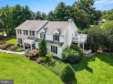 9 Anthony Dr, Malvern, PA 19355