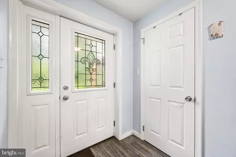Entry Way - 159 Planebrook Rd, Malvern, PA 19355 photo 2 of 4