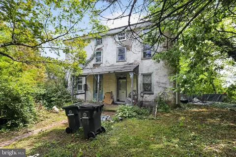 210-212 Heckle St, Phoenixville, PA 19460