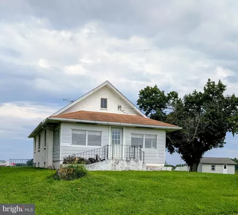 385 Jackson School Rd, Oxford, PA 19363