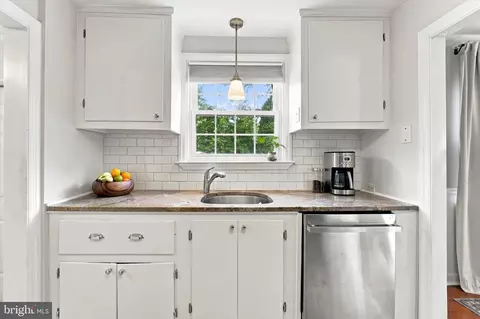 Kitchen - 314 Upper Gulph Rd, Strafford, PA 19087 photo 2 of 2