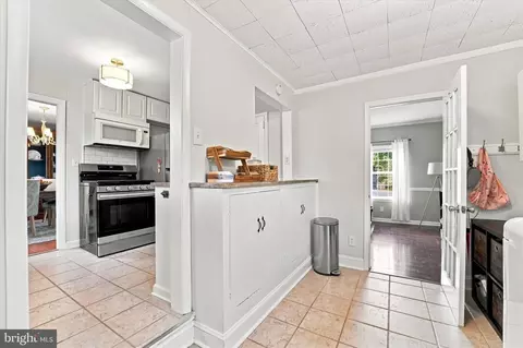 Entry Way - 314 Upper Gulph Rd, Strafford, PA 19087 photo 2 of 3