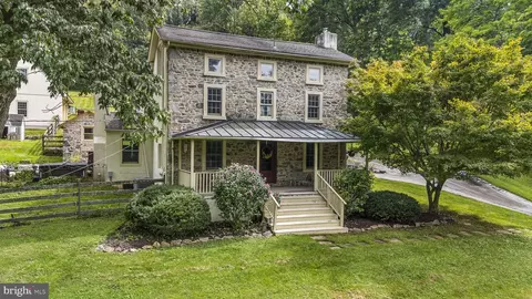 1272 Hollow Rd, Chester Springs, PA 19425
