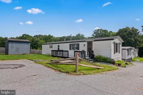 15 Rebers Ln, Honey Brook, PA 19344