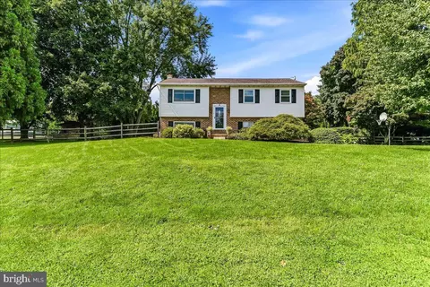 894 Lewisville Rd, Oxford, PA 19363