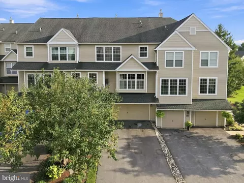 439 Lake George Cir, West Chester, PA 19382