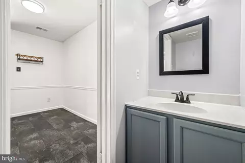 Entry Way - 24 Flintlock Ln, Chesterbrook, PA 19087 photo 1 of 2