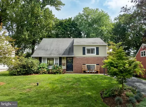 25 Greentree Ln, Malvern, PA 19355