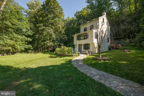 2 Hartman Run, Phoenixville, PA 19460