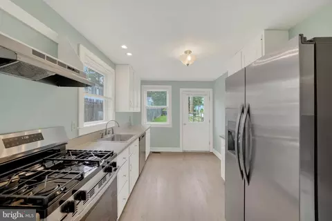 Entry Way - 311 E State St, Kennett Square, PA 19348 photo 1 of 3