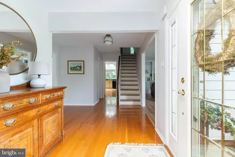 Entry Way - 102 Quail Ln, Wayne, PA 19087 photo 1 of 5