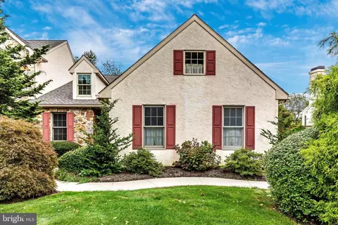 207 S Pine St, Elverson, PA 19520