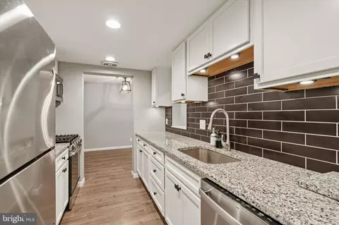 Kitchen - 203 Drummers Ln #203, Wayne, PA 19087 photo 2 of 3