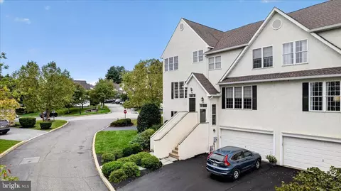 701 Whispering Brooke Dr, Newtown Square, PA 19073