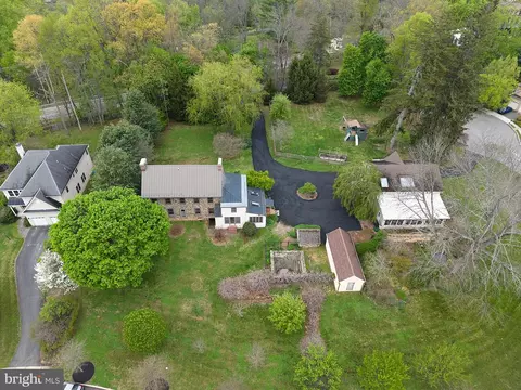 525 Raspberry Ln, West Chester, PA 19382