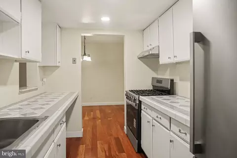 Kitchen - 294 Drummers Ln #294, Wayne, PA 19087 photo 3 of 4