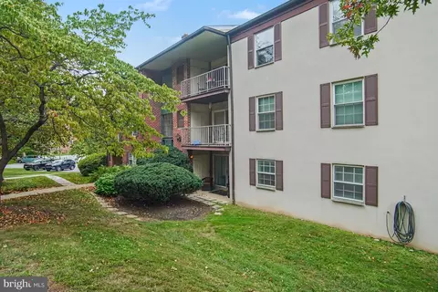 Exterior - 294 Drummers Ln #294, Wayne, PA 19087 photo 3 of 7