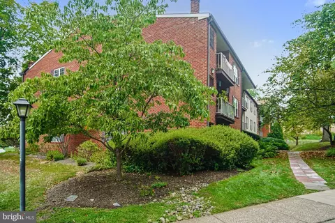 Exterior - 294 Drummers Ln #294, Wayne, PA 19087 photo 5 of 7