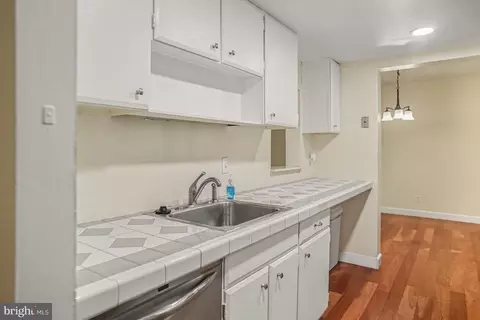 Kitchen - 294 Drummers Ln #294, Wayne, PA 19087 photo 4 of 4