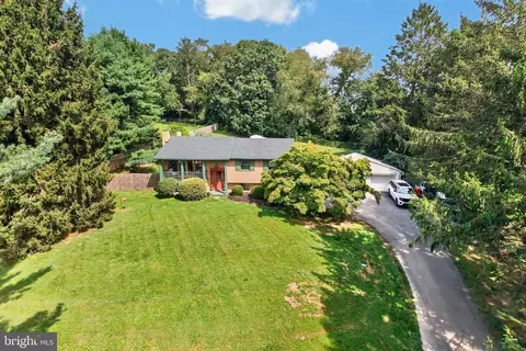 625 Locust Grove Rd, West Chester, PA 19382