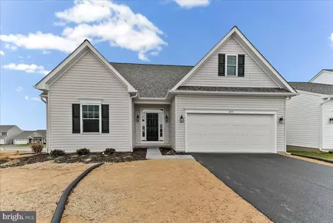 414 Greenwood Dr #A, Oxford, PA 19363