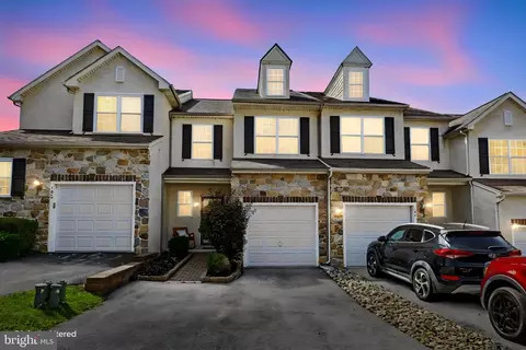 192 Lukens Mill Dr, Coatesville, PA 19320