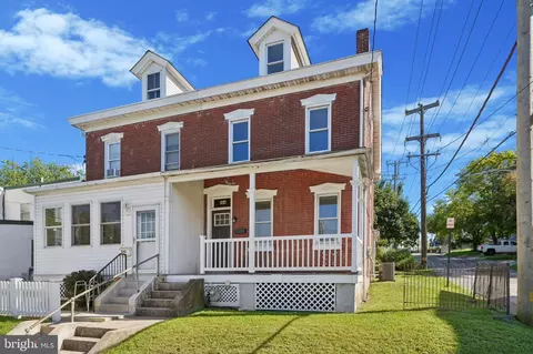 564 W Bridge St, Phoenixville, PA 19460