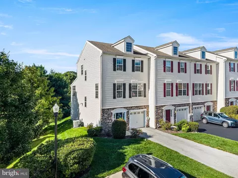 2 Shoreham Dr, Coatesville, PA 19320