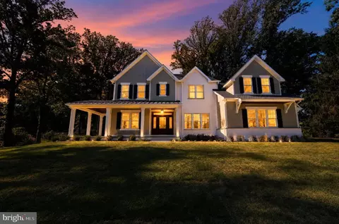 2074 Fox Creek Rd, Berwyn, PA 19312