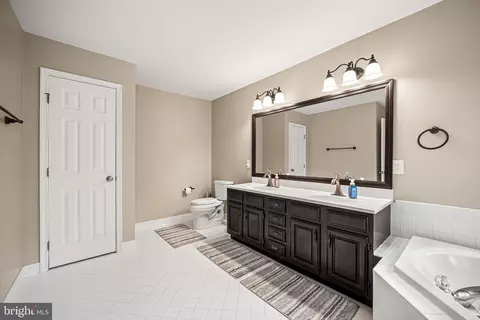 Bath - 119 Soltner Dr, Kennett Square, PA 19348 photo 4 of 5