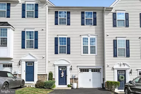1815 Honeysuckle Ct, Downingtown, PA 19335