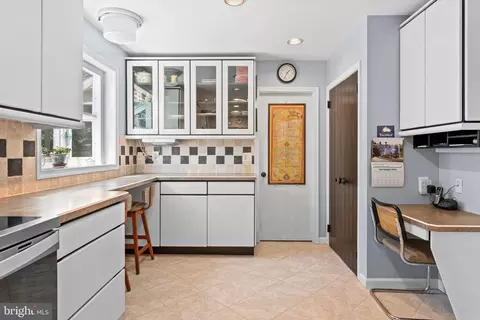 Kitchen - 54 N Waterloo Rd, Devon, PA 19333 photo 2 of 2