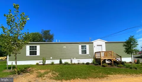 204 Gunner Ln, Honey Brook, PA 19344