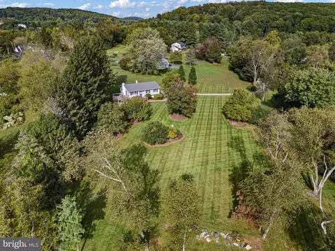 1632 Clearview Dr, Chester Springs, PA 19425