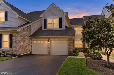 220 Greenbriar Dr, West Chester, PA 19382