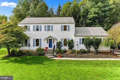 980 Wind Song Rd, West Chester, PA 19382