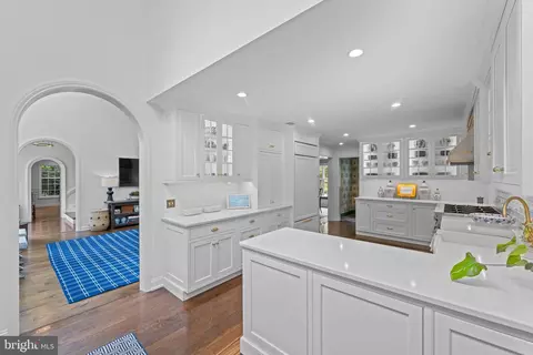 Kitchen - 404 Chester Rd, Devon, PA 19333 photo 3 of 4